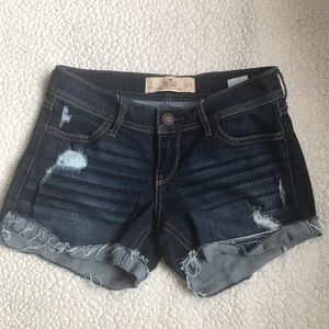 Hollister women short.